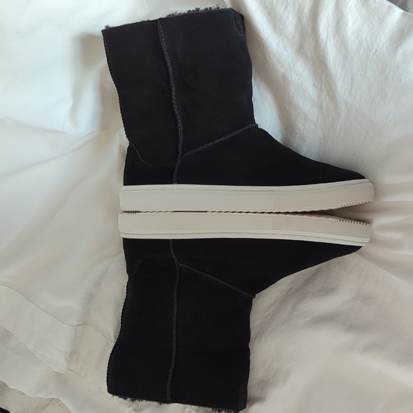 UGG Alameda Cuffable Trainer Boot Suede Shearling Black - Picture 7 of 11